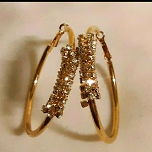 NWOT GOLD HOOPS SPIRAL DETAIL